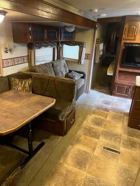 2013 Rockwood Signature Ultra 8312SS - Image 12