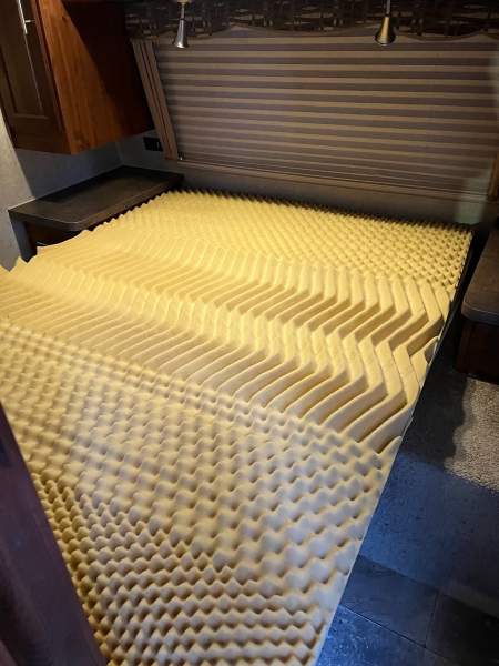 2013 Rockwood Signature Ultra 8312SS - Image 15