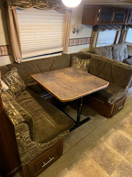 2013 Rockwood Signature Ultra 8312SS - Image 9