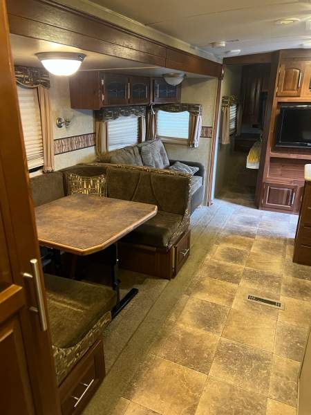 2013 Rockwood Signature Ultra 8312SS - Image 8