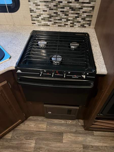 2017 Keystone Premier 19FBR - Image 13