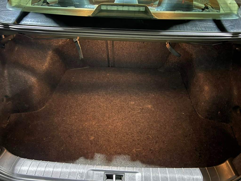 2018 Nissan Altima SV - Image 15