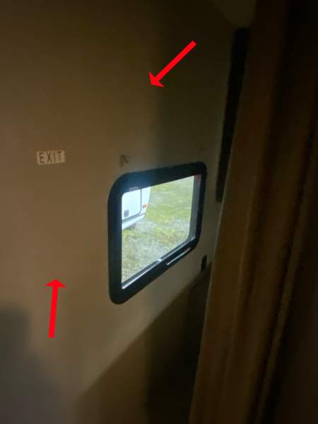 2017 Dutchmen Coleman 295QB - Image 24