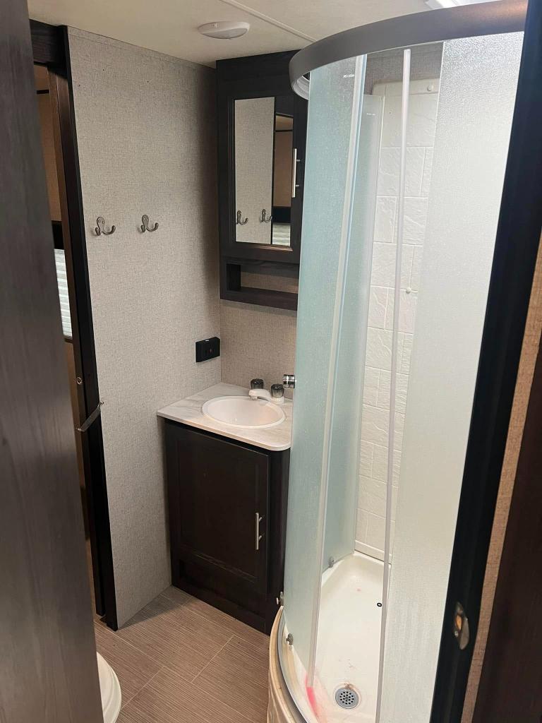 2018 Kodiak 331BHSL - Image 24