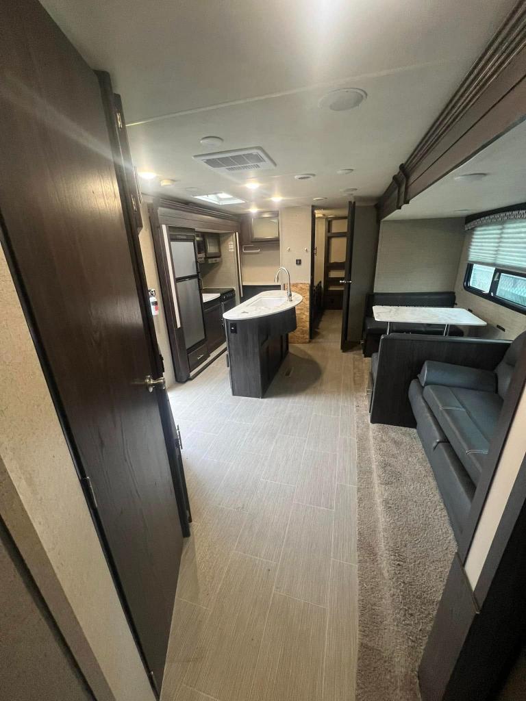 2018 Kodiak 331BHSL - Image 18