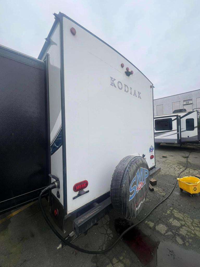 2018 Kodiak 331BHSL - Image 6