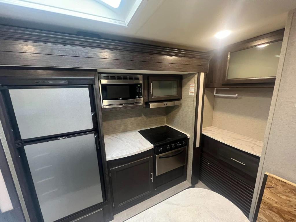 2018 Kodiak 331BHSL - Image 23