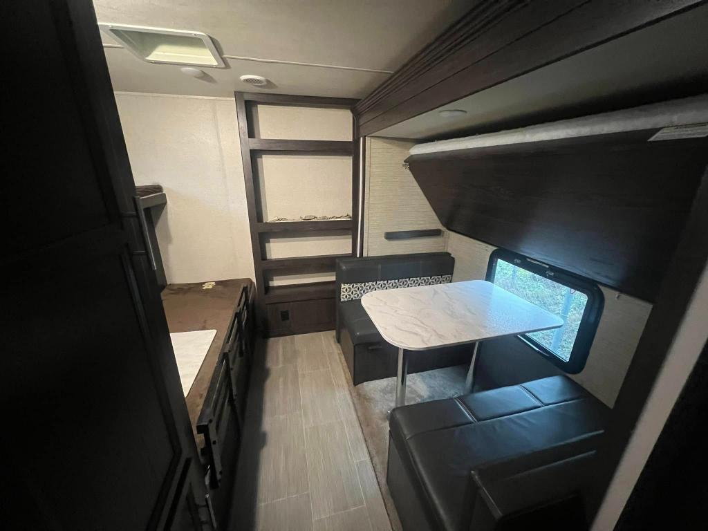 2018 Kodiak 331BHSL - Image 17