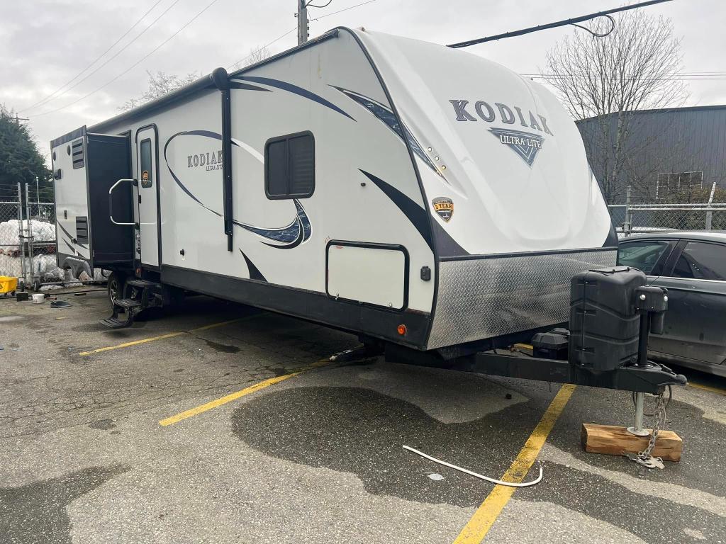 2018 Kodiak 331BHSL - Image 3