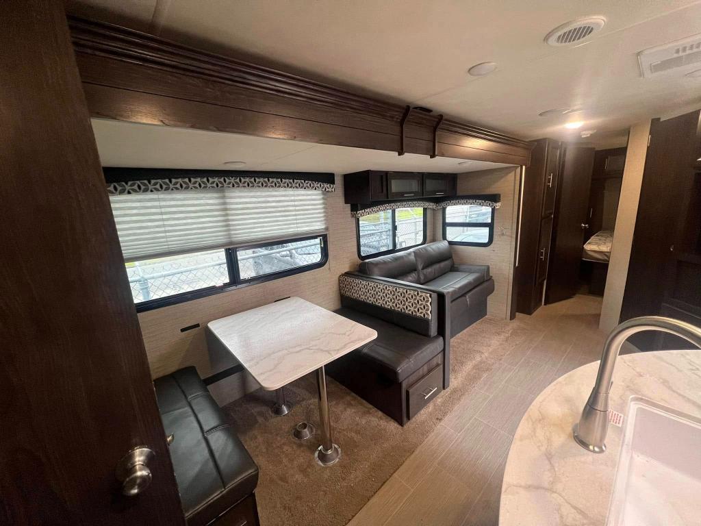 2018 Kodiak 331BHSL - Image 13