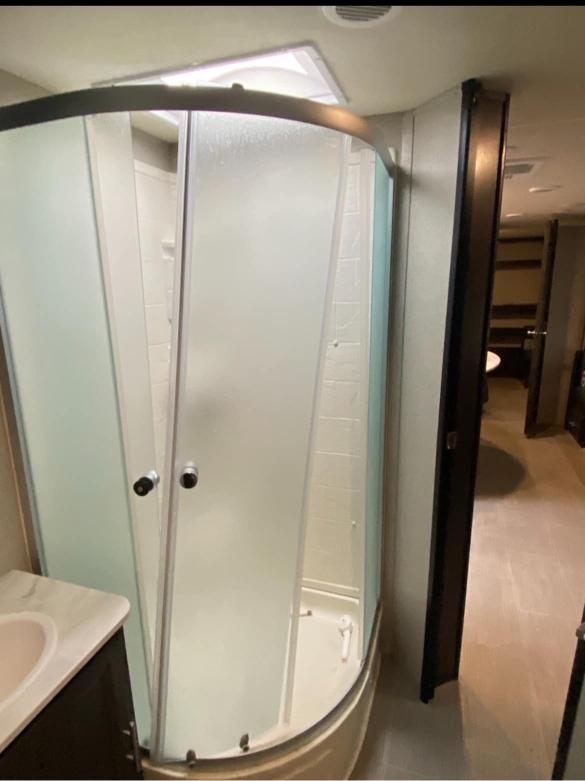 2018 Kodiak 331BHSL - Image 12