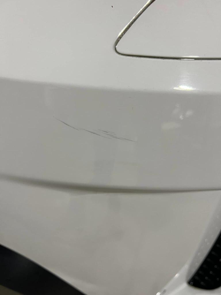 2017 Land Rover Discovery HSE Luxury - Image 16