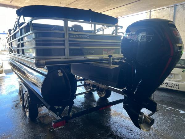 2023 Ranger RP220FC - Image 7