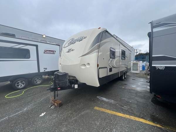 2016 Keystone Cougar XL 25RDB - Image 2