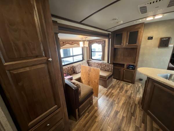 2016 Keystone Cougar XL 25RDB - Image 11