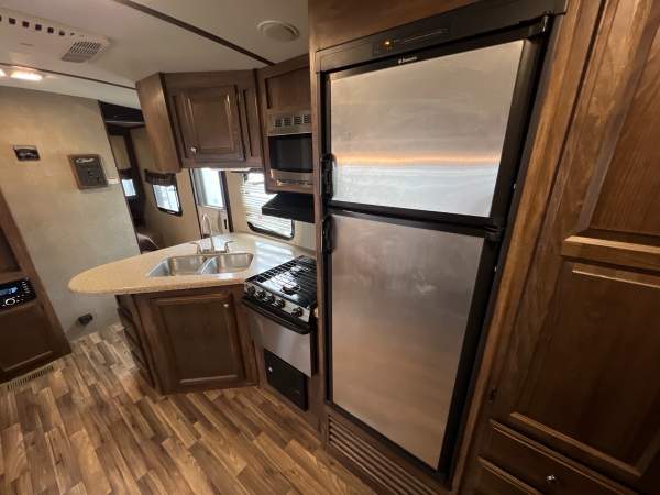 2016 Keystone Cougar XL 25RDB - Image 10