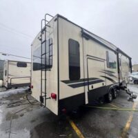 2018 Keystone Montana HM344RL - Image 6
