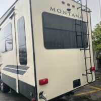 2018 Keystone Montana HM344RL - Image 5
