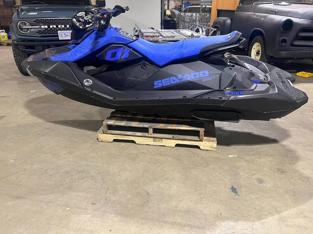 2023 Sea-Doo Spark Trixx 3 UP (Sound System) - Image 3