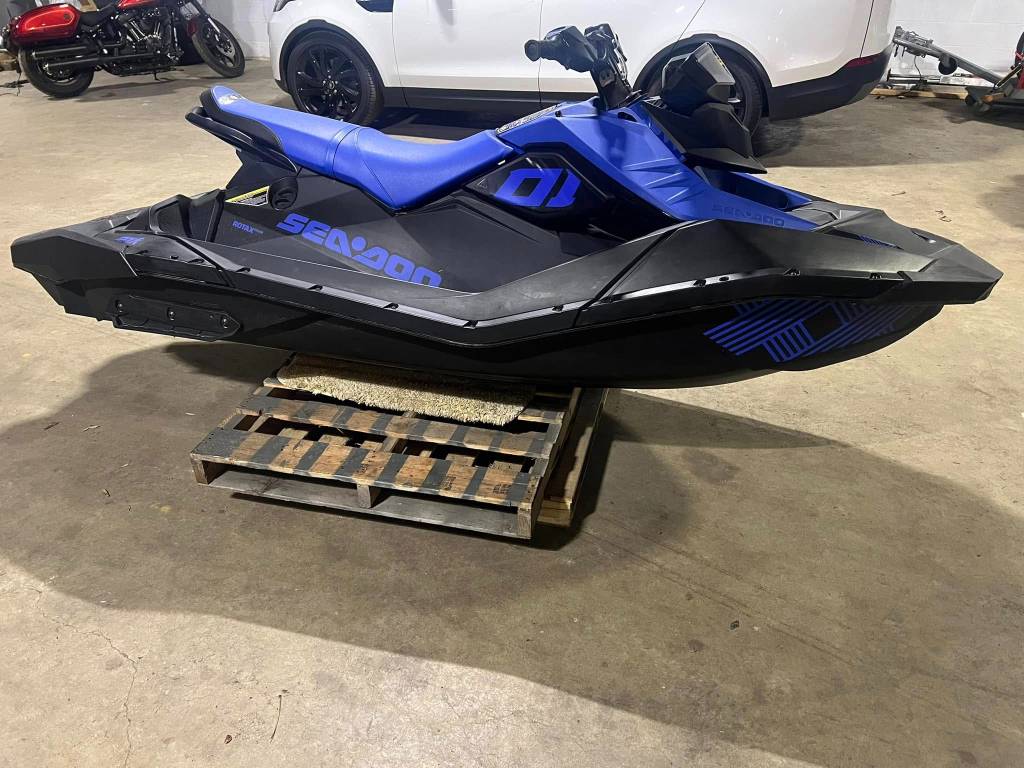 2023 Sea-Doo Spark Trixx 3 UP (Sound System) - Image 7