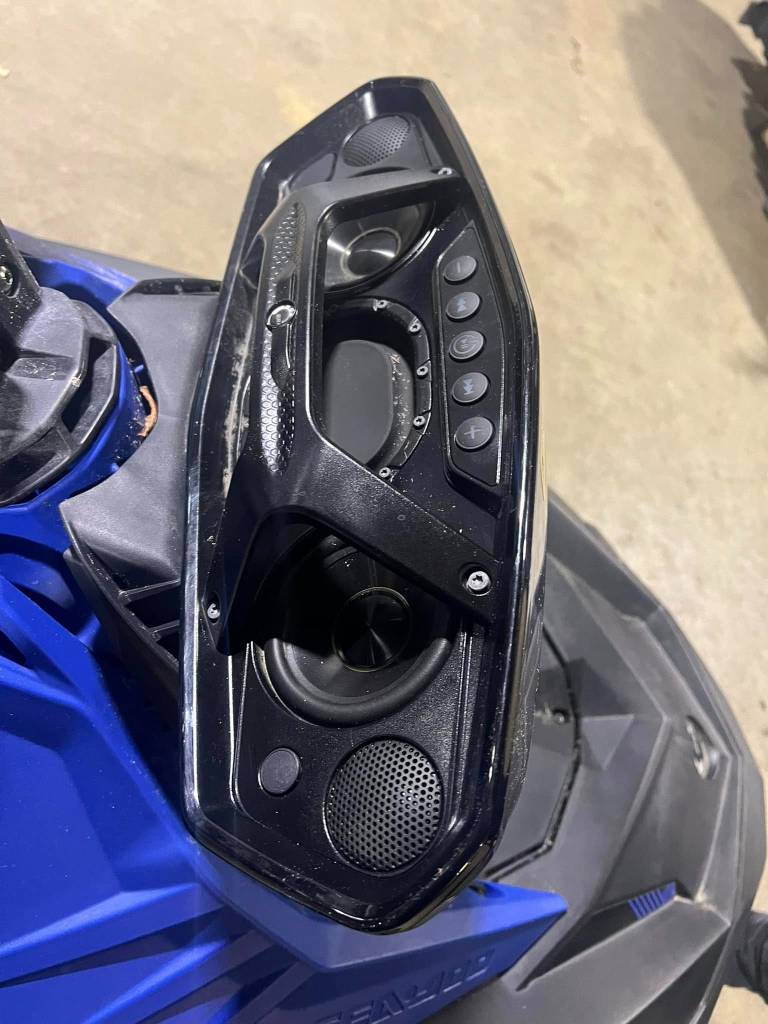 2023 Sea-Doo Spark Trixx 3 UP (Sound System) - Image 12