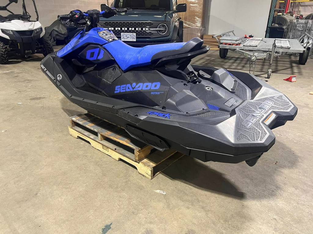 2023 Sea-Doo Spark Trixx 3 UP (Sound System) - Image 10