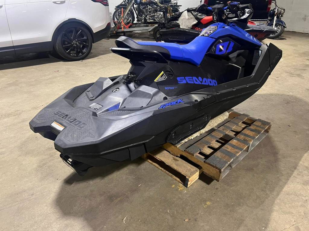 2023 Sea-Doo Spark Trixx 3 UP (Sound System) - Image 5