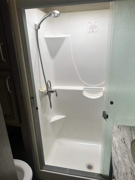 2018 Keystone Montana HM344RL - Image 19