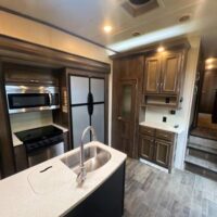 2018 Keystone Montana HM344RL - Image 10