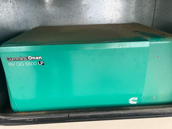 2018 Keystone Montana HM344RL - Image 34