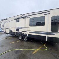 2018 Keystone Montana HM344RL - Image 4