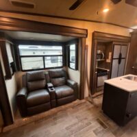 2018 Keystone Montana HM344RL - Image 9