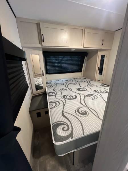 2023 Coachmen Apex Ultra Lite 245BHS - Image 14