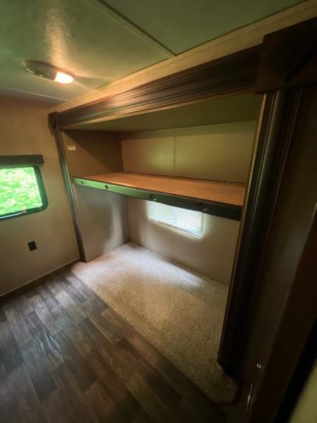 2016 Keystone Hideout 31BHDS - Image 15