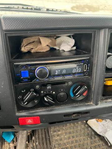 2015 Isuzu NRR Diesel Truck - Image 8