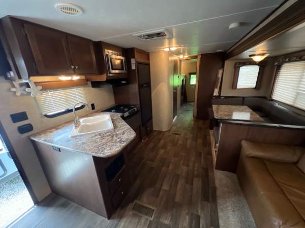 2016 Keystone Hideout 31BHDS - Image 9