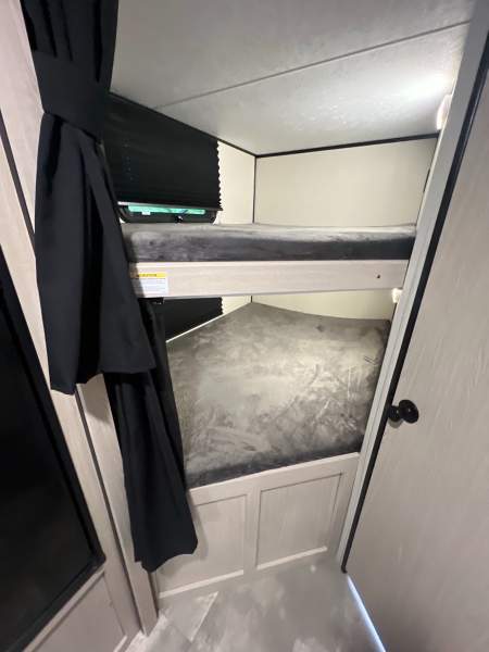 2023 Coachmen Apex Ultra Lite 245BHS - Image 15