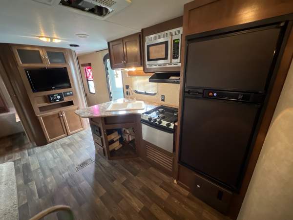 2016 Keystone Hideout 31BHDS - Image 6