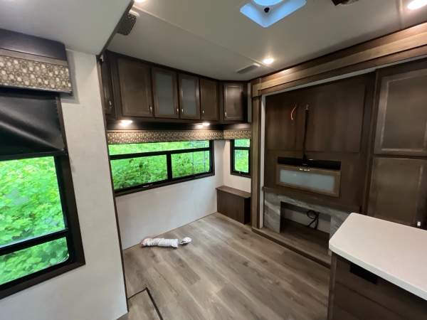 2019 Open Range 371MBH Fifth Wheel - Image 4
