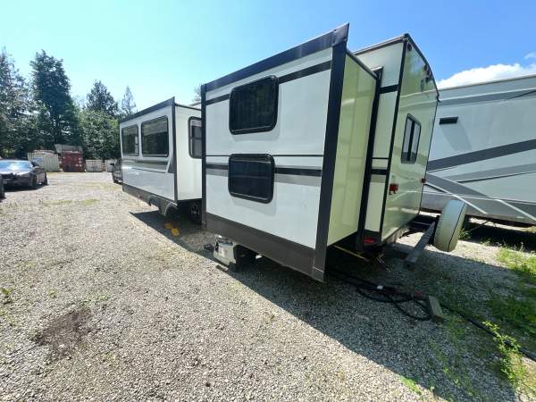 2020 Forest River Island Vibe T31BH - Image 5