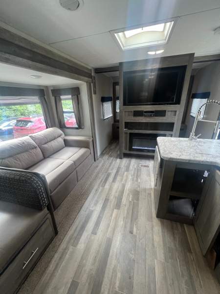 2020 Forest River Island Vibe T31BH - Image 10