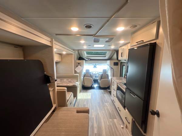 2023 Thor Compass 23TW Motorhome - Image 10