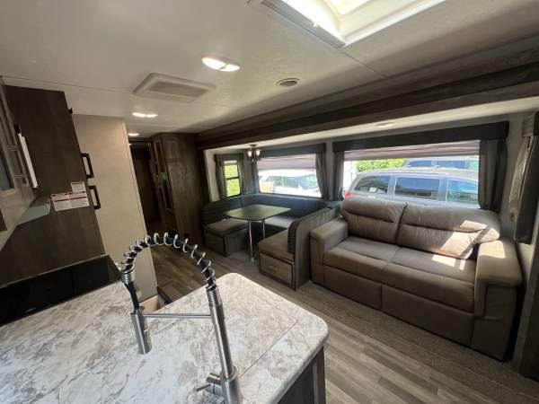 2020 Forest River Island Vibe T31BH - Image 9