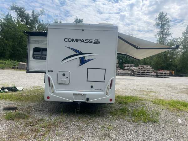 2023 Thor Compass 23TW Motorhome - Image 5