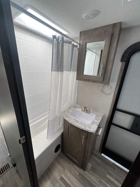 2020 Forest River Island Vibe T31BH - Image 16