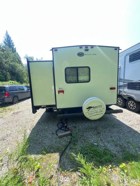 2020 Forest River Island Vibe T31BH - Image 6