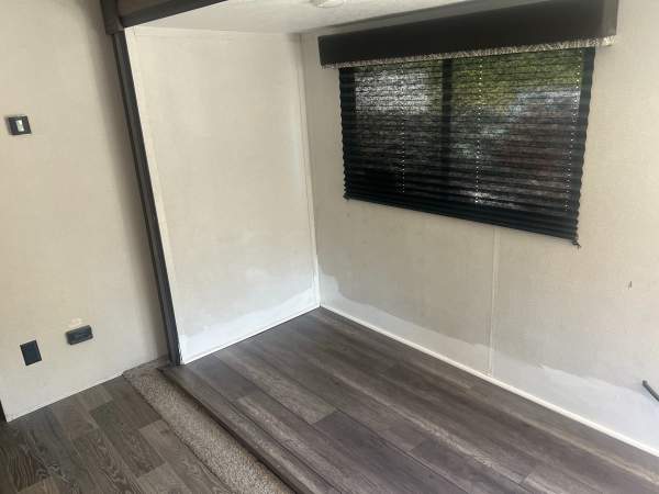 2020 Keystone Springdale 335BH - Image 11