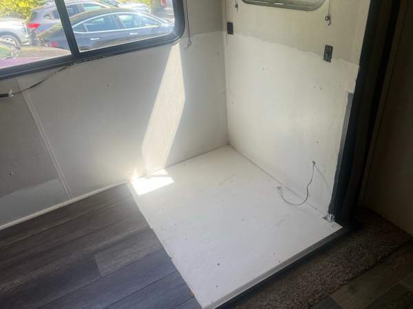 2020 Keystone Springdale 335BH - Image 14