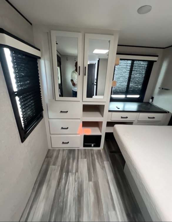 2024 Jayco JayFlight 380DQS - Image 13