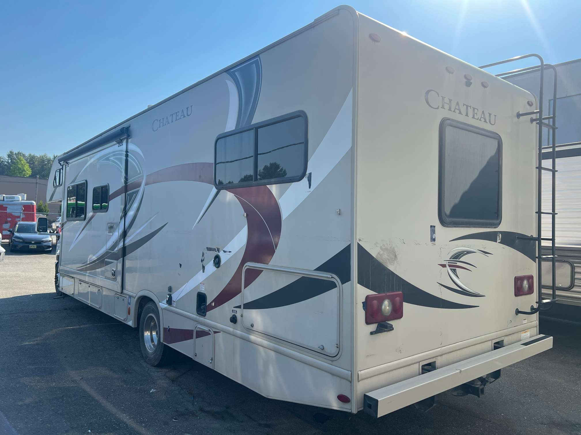 2018 Thor Motor Coach Chateau 30D - Image 6
